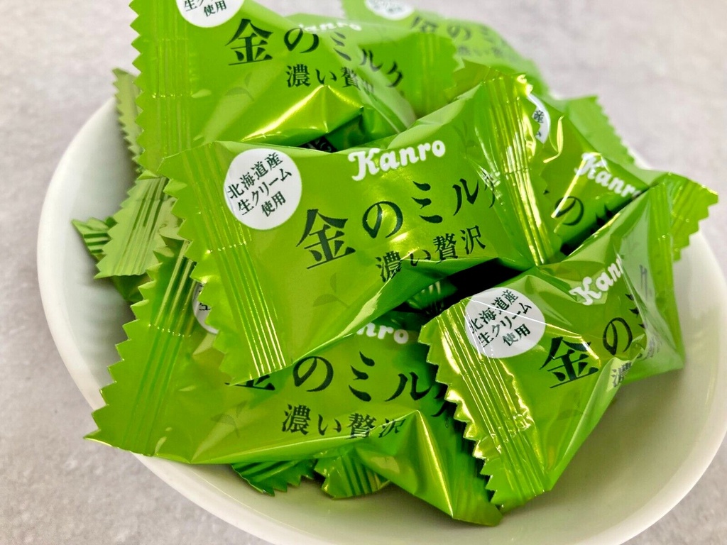 KANRO Premium Matcha Tea & Milk Candy 61g
