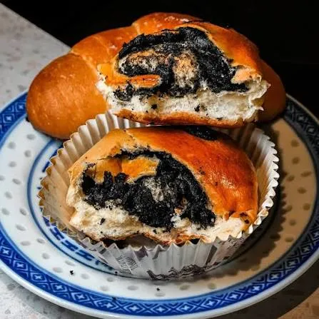 CC BAKERY Black Sesame Bun 100g